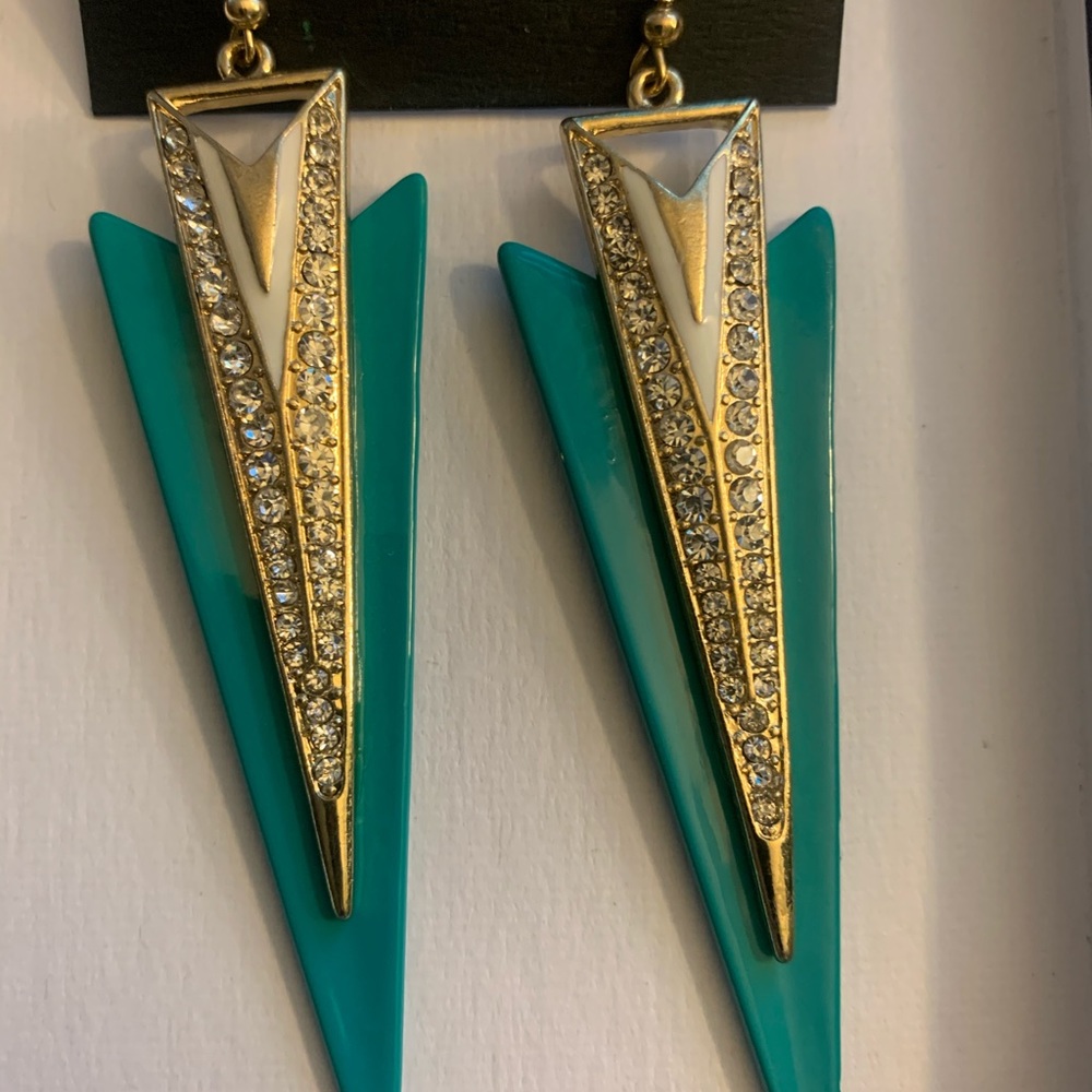 Costume Earrings - Picture 1 of 4